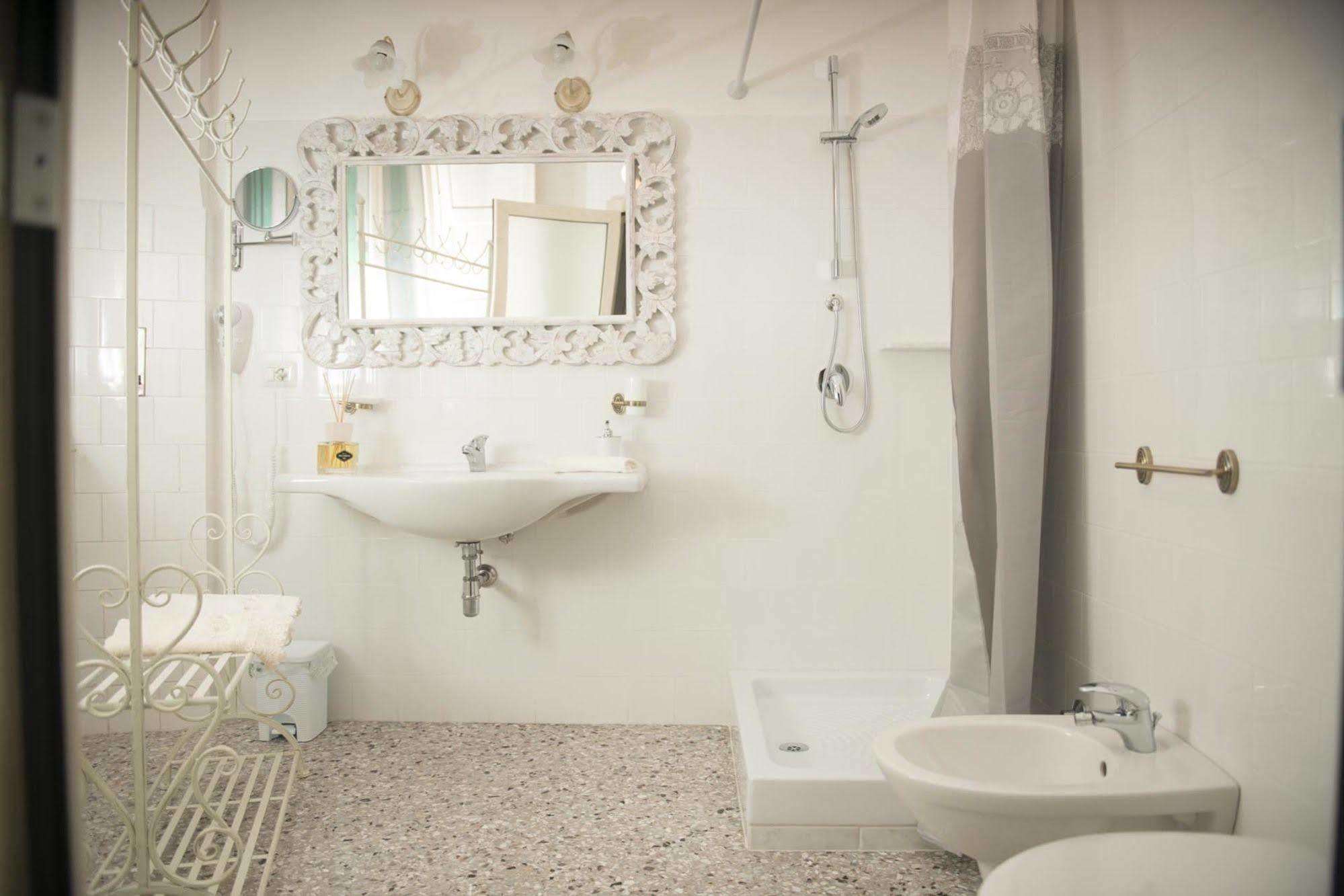 Dimora Cappuccini Bed & Breakfast 3*